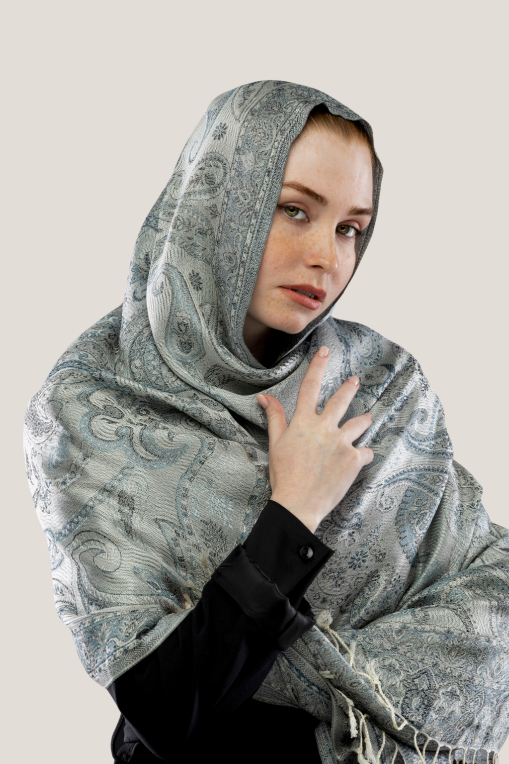 Cenere Gri İpek Şal