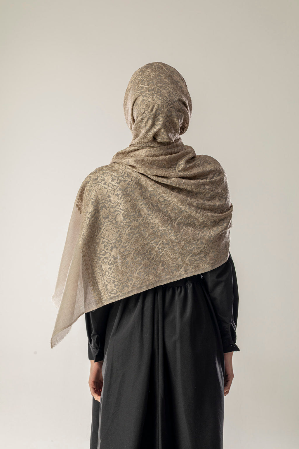 Lameya Bej Kaşmir Üstü İpek İşlemeli Şal