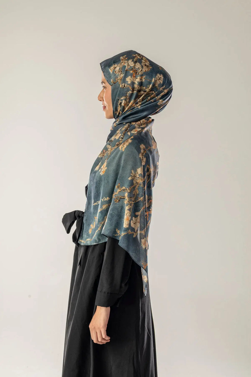 Almonde Taş Gri İpek Vual Şal Fleur